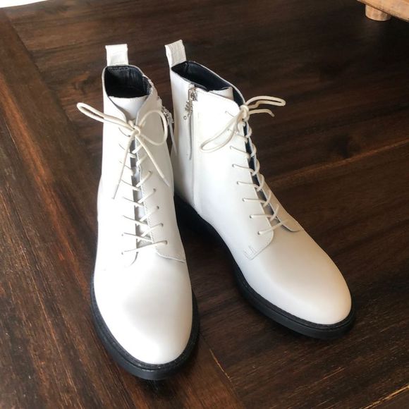 Sam Edelman Shoes - Sam Edelman leather white Nina boot